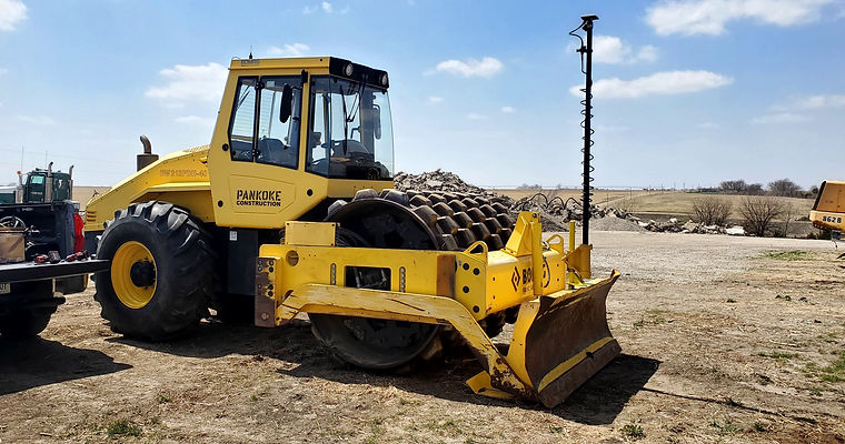 Topcon indicate GPS on sheep foot compactor
