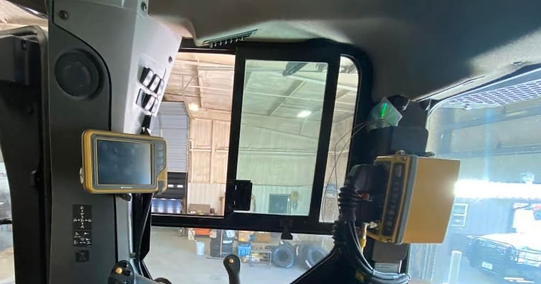 Cat D7E with Topcon GX-55 and MCR3 GPS